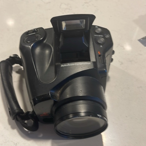 Chinon Genesis III Macro Zoom Lens 38-110mm Automatic Point and Shoot Ca… - Picture 8 of 11